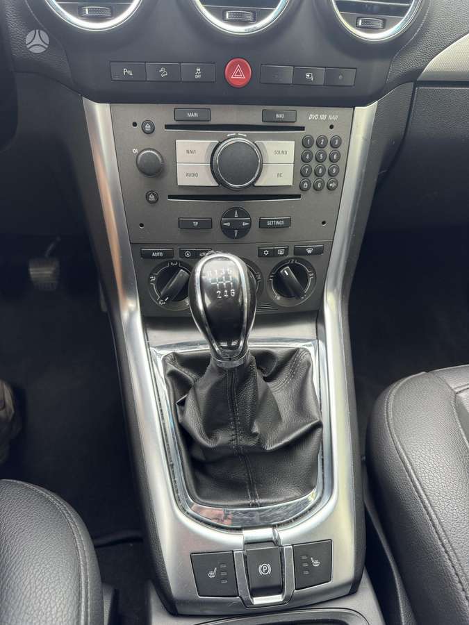 Opel Antara 2011 — photo 12