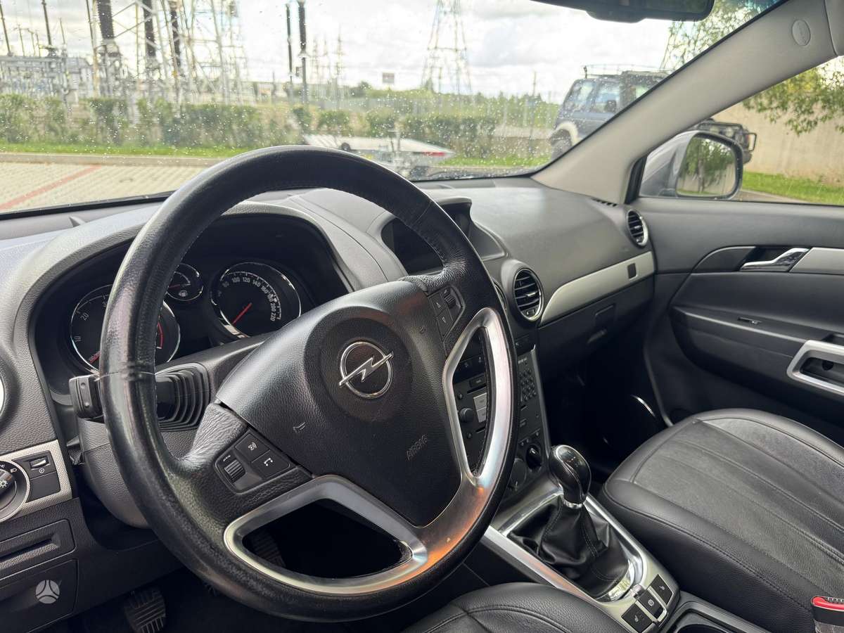 Opel Antara 2011 — photo 8