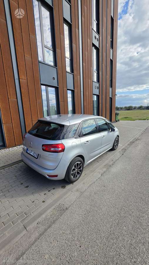 Citroen C4 2013 — rear view