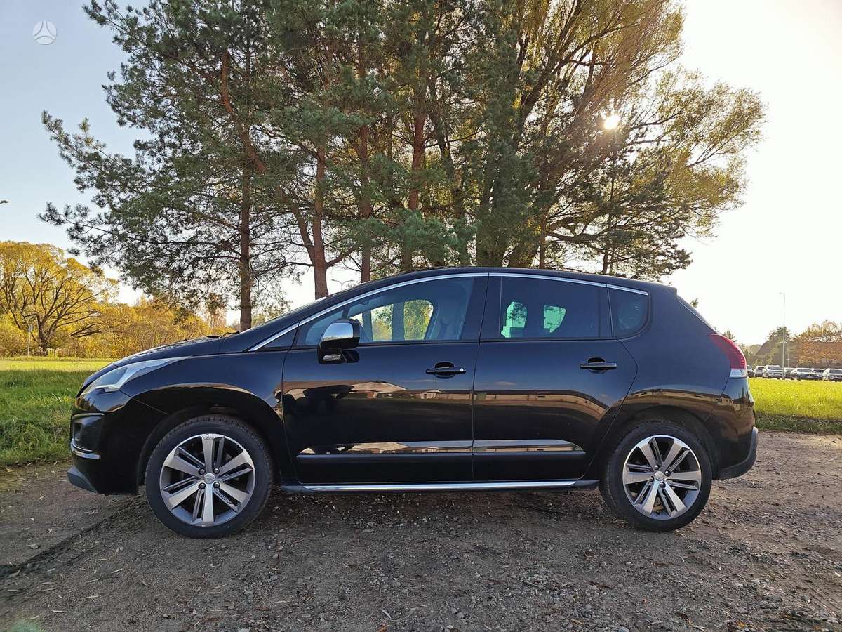 Peugeot 3008 2015 — interior