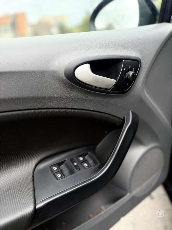 Seat Ibiza 2010 — photo 13