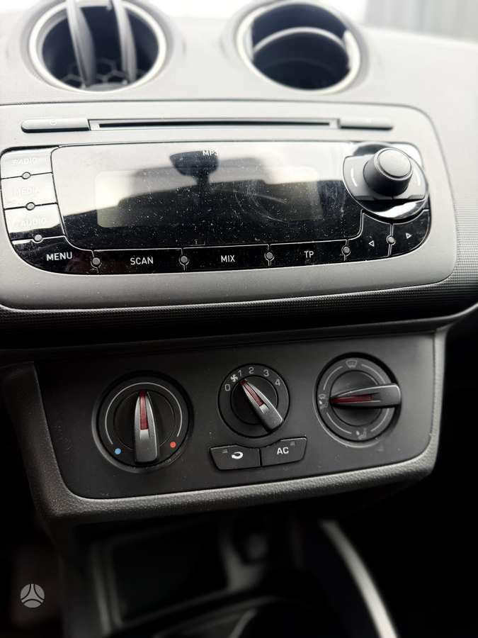Seat Ibiza 2010 — photo 29