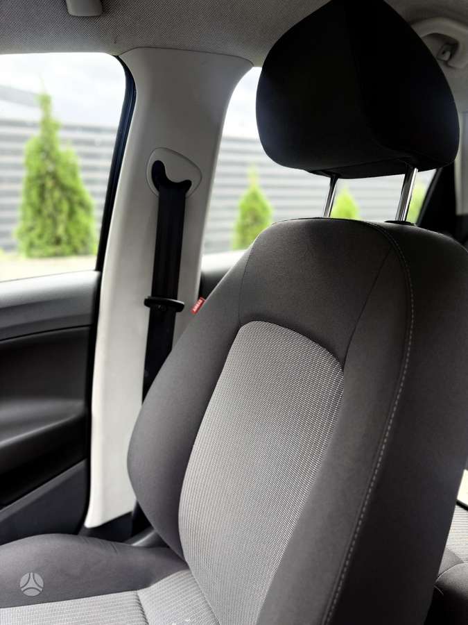 Seat Ibiza 2010 — photo 32