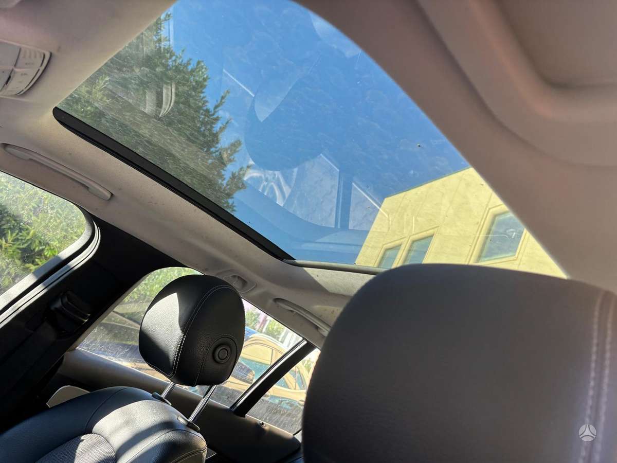 Mercedes-Benz C200 2015 — photo 10