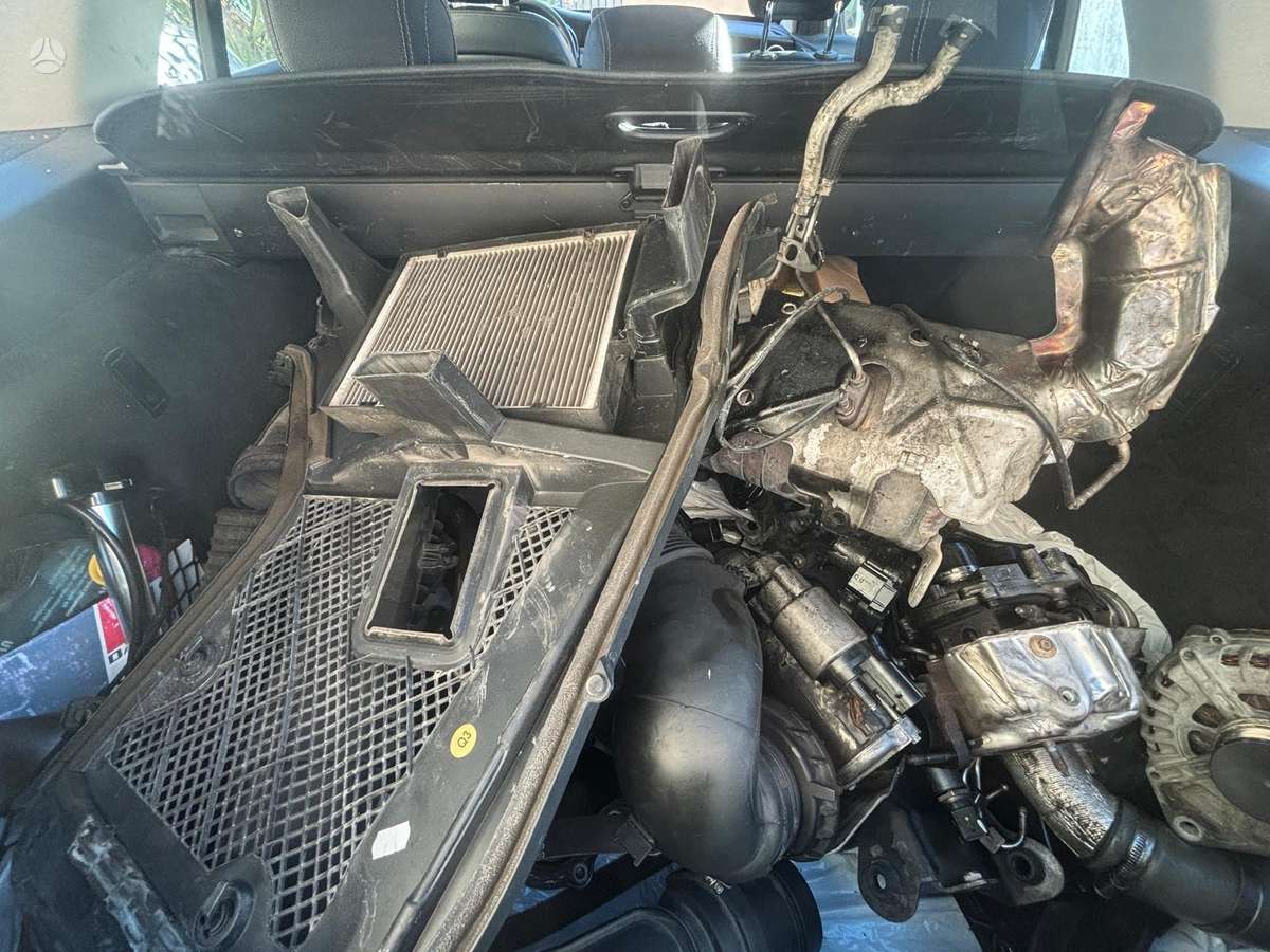 Mercedes-Benz C200 2015 — photo 12