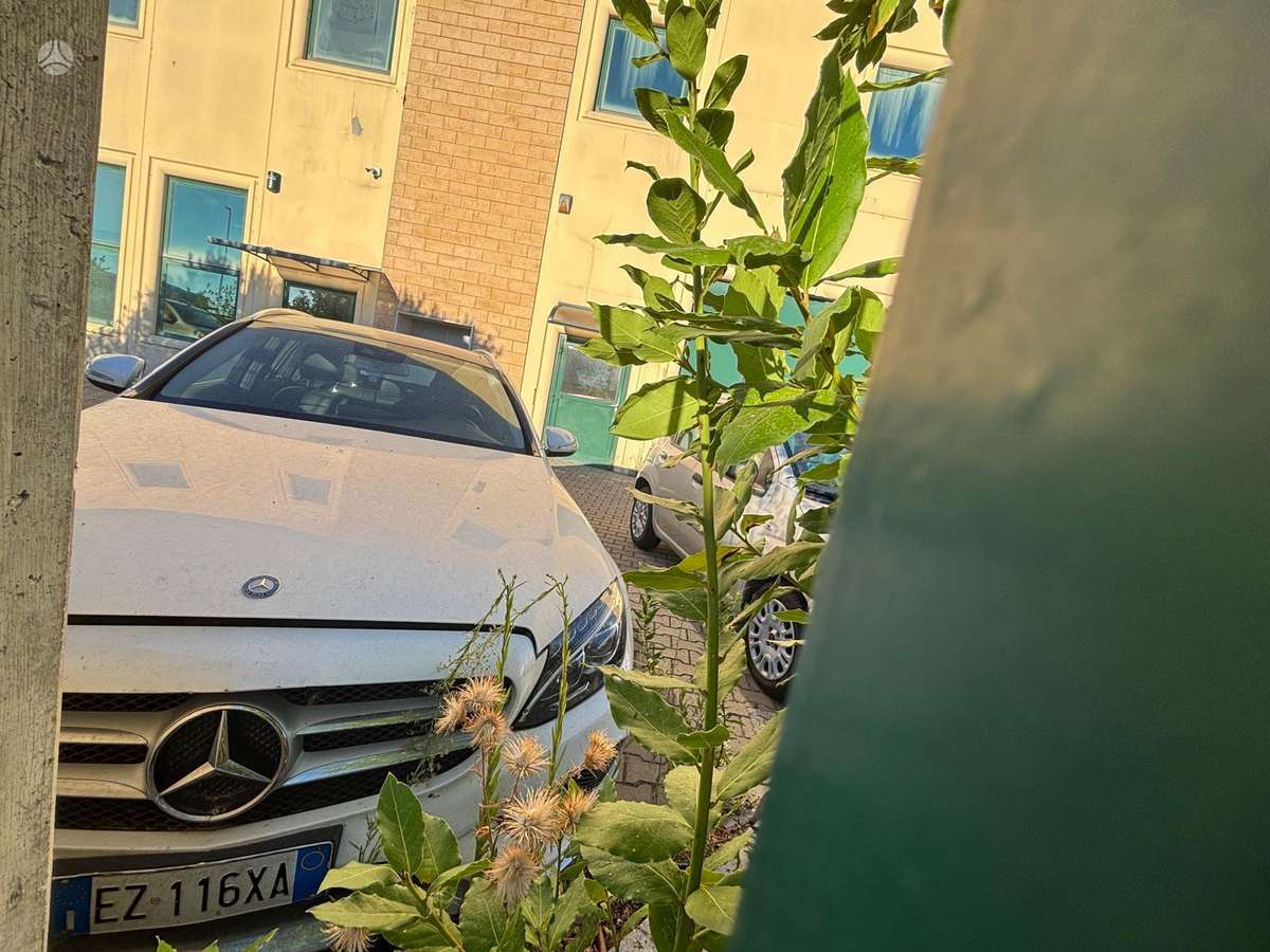Mercedes-Benz C200 2015 — photo 6