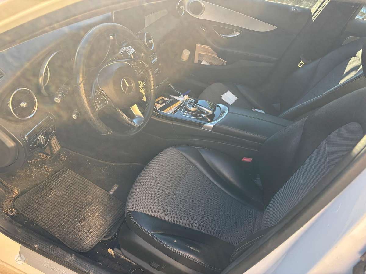 Mercedes-Benz C200 2015 — photo 8