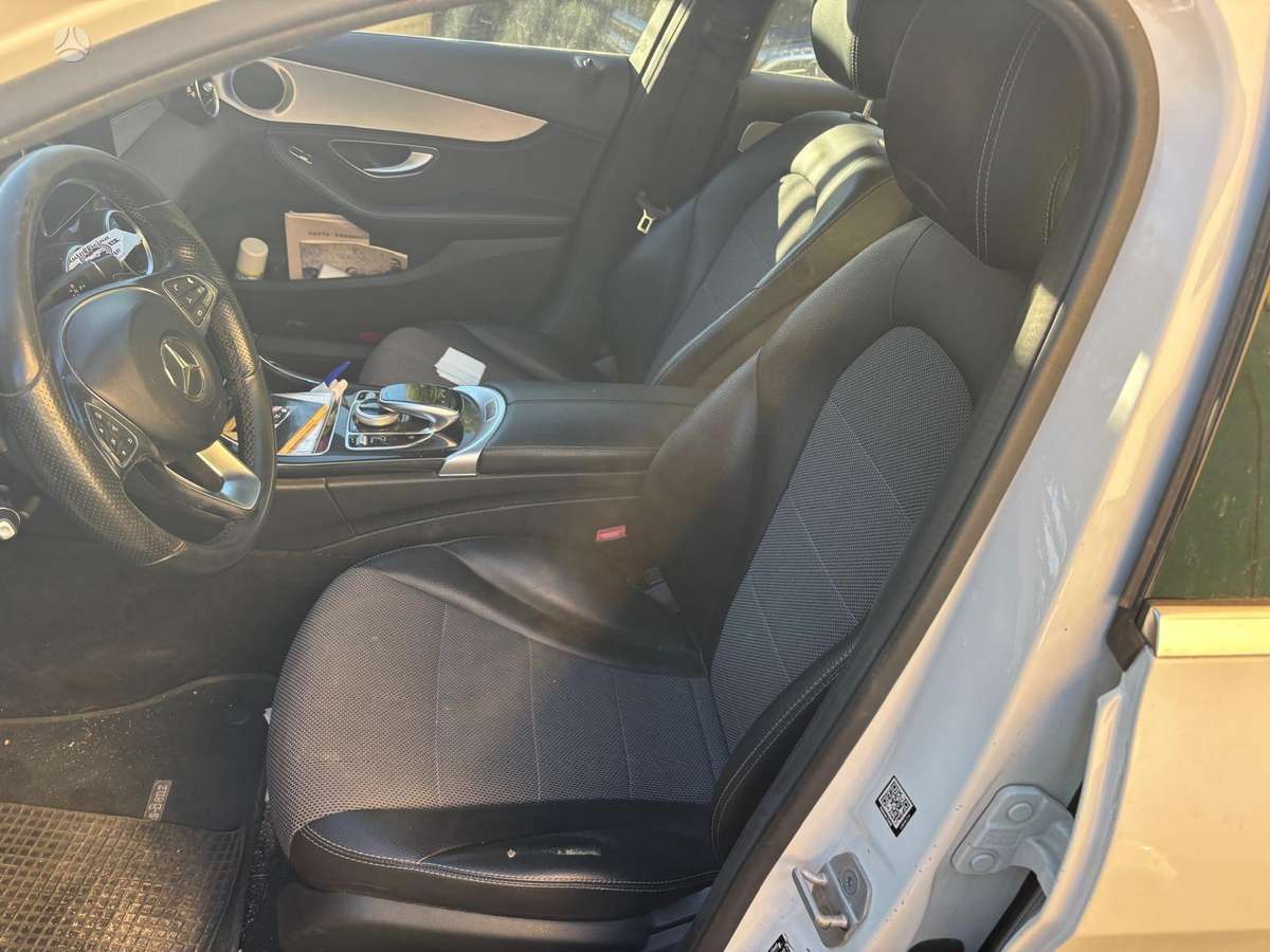 Mercedes-Benz C200 2015 — photo 9