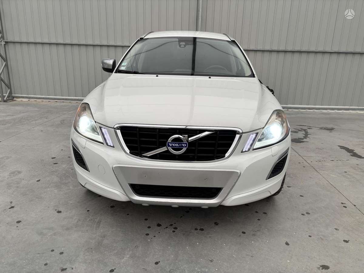 Volvo XC60 2010 — вигляд ззаду