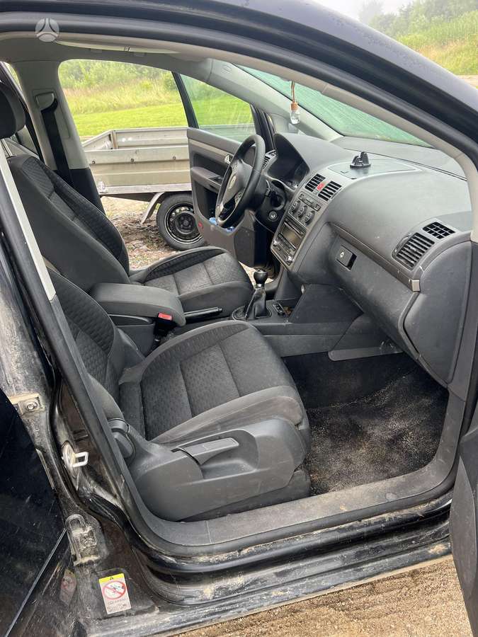 Volkswagen Touran 2008 — двигун 1400 cm³, 129 HP (95kW)