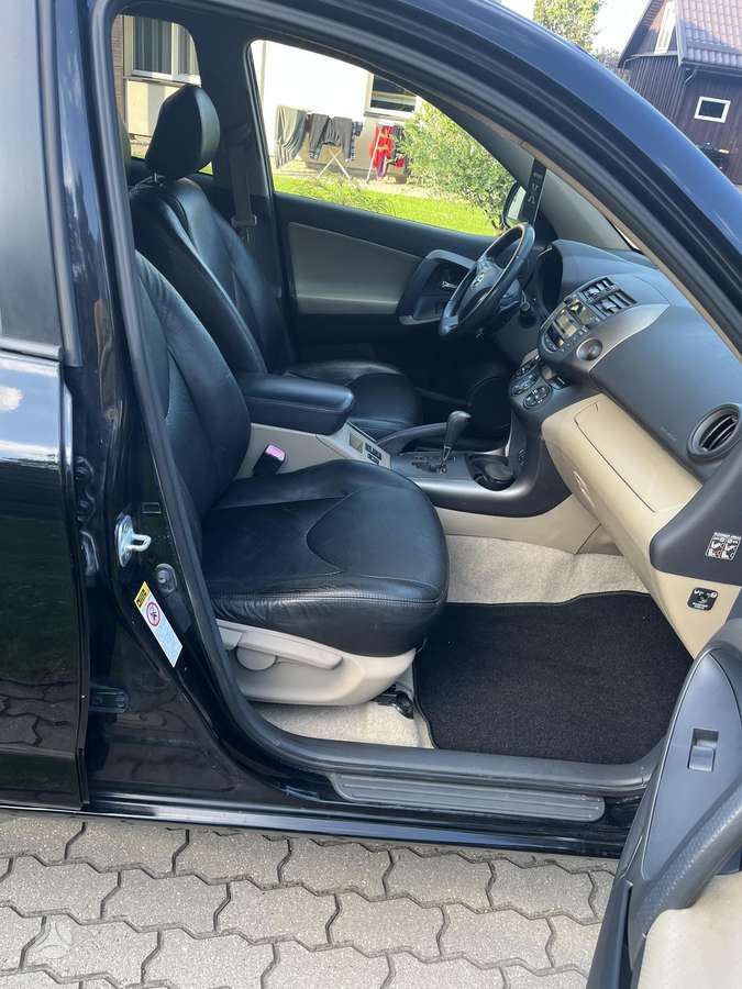 Toyota RAV4 2009 — photo 11