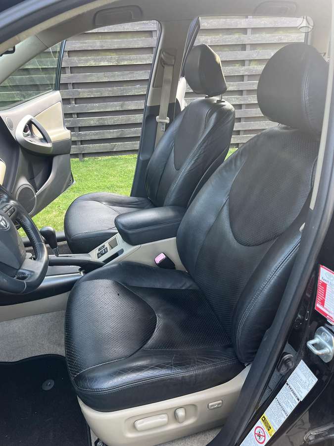 Toyota RAV4 2009 — photo 14