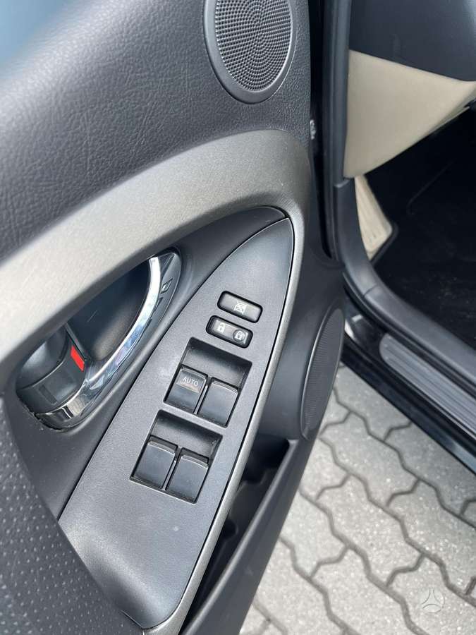 Toyota RAV4 2009 — photo 15