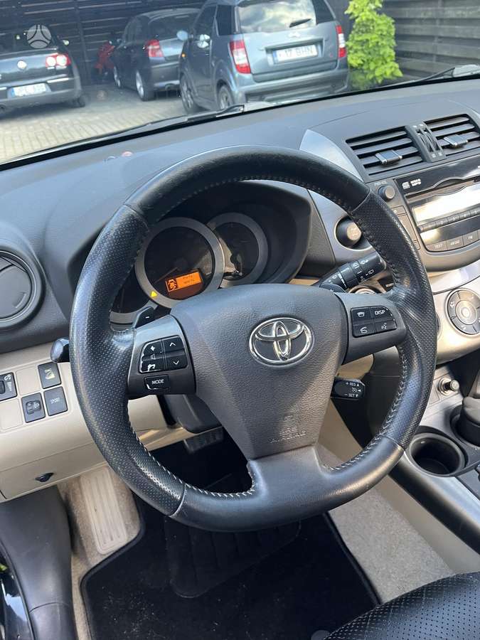 Toyota RAV4 2009 — photo 17