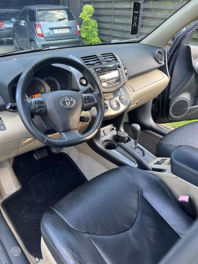 Toyota RAV4 2009 — photo 23