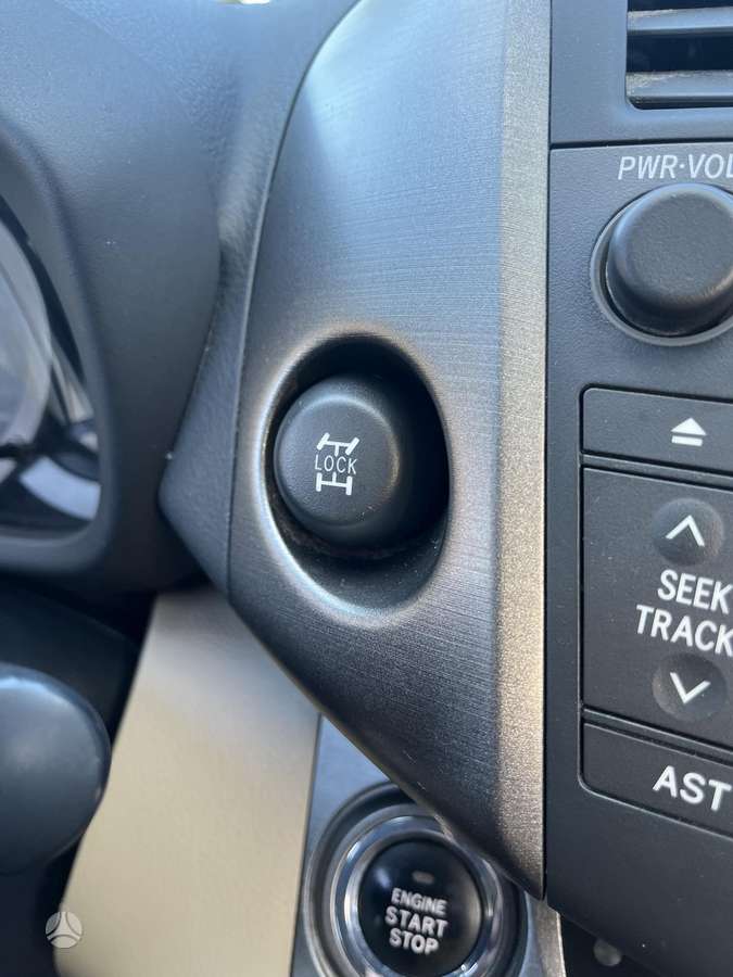 Toyota RAV4 2009 — photo 24