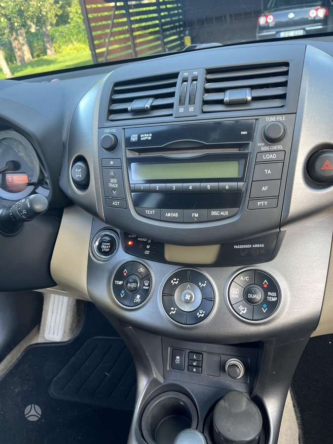 Toyota RAV4 2009 — photo 25