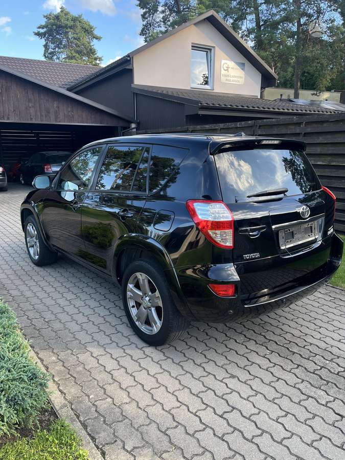 Toyota RAV4 2009 — engine 2200 cm³, 150 HP (110kW)