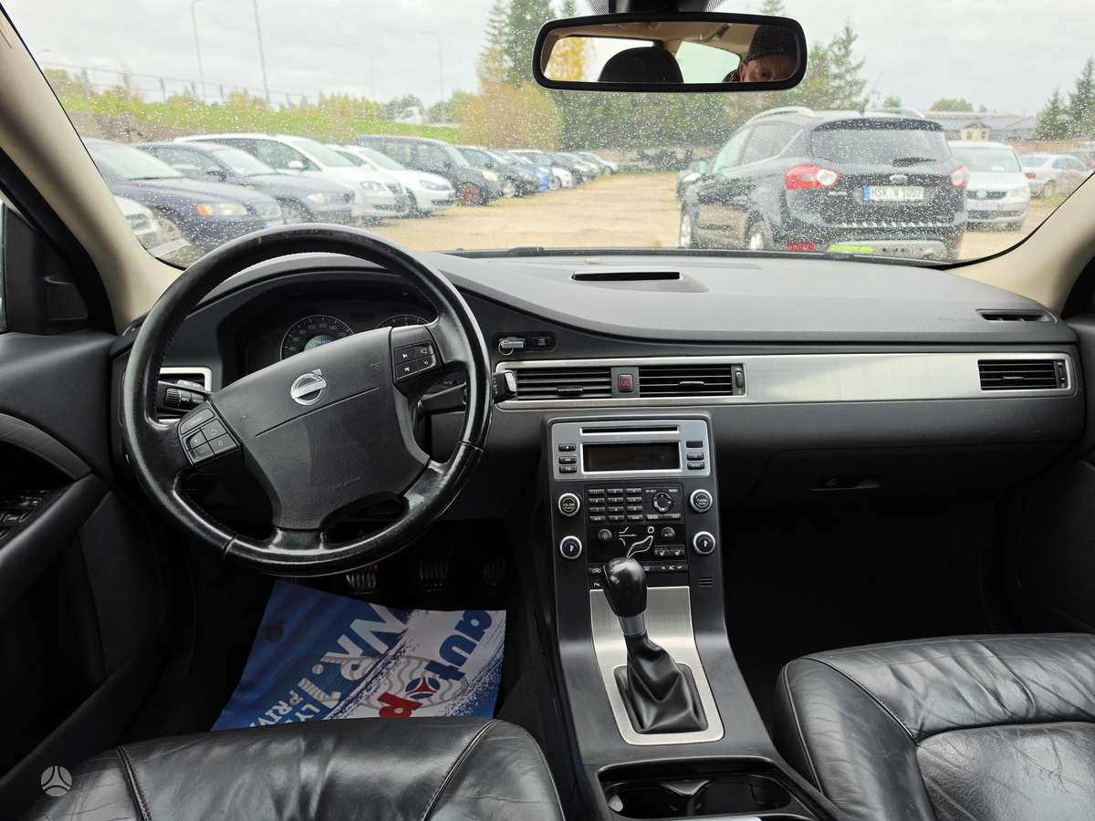 Volvo V70 2009 — photo 10