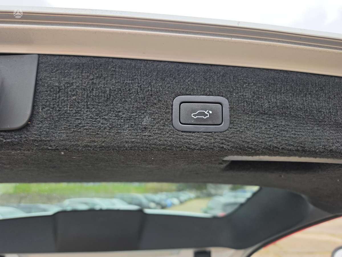 Volvo V70 2009 — photo 15