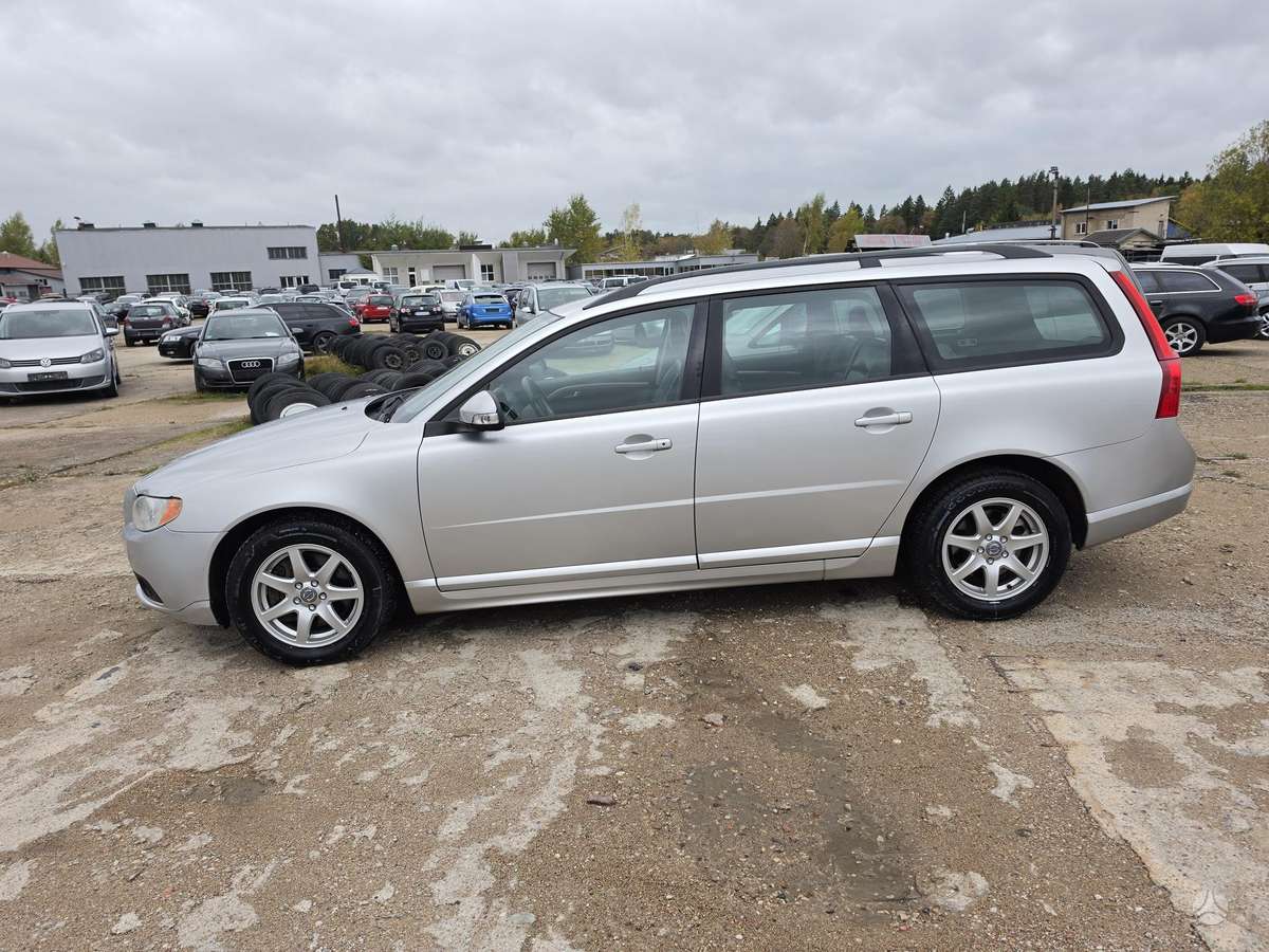 Volvo V70 2009 — photo 8