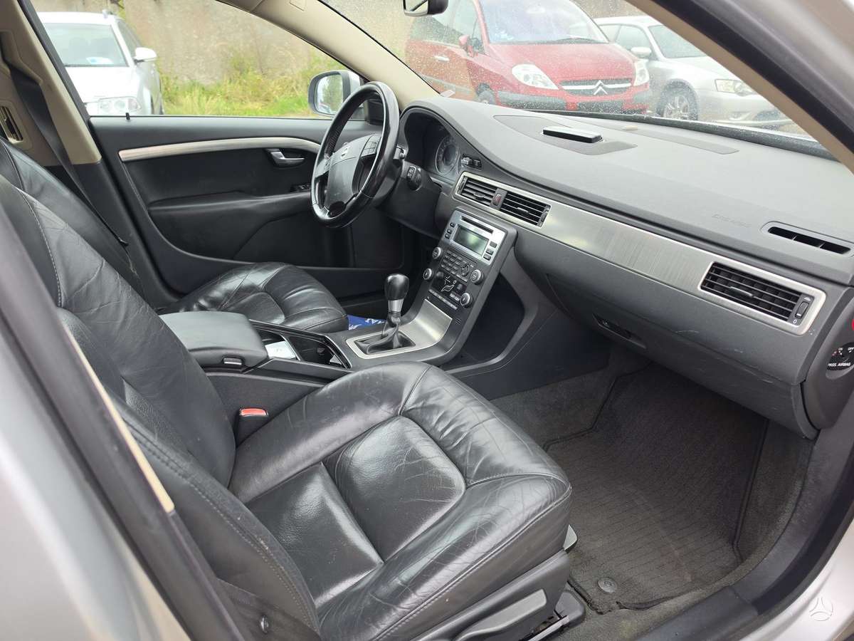 Volvo V70 2009 — photo 9