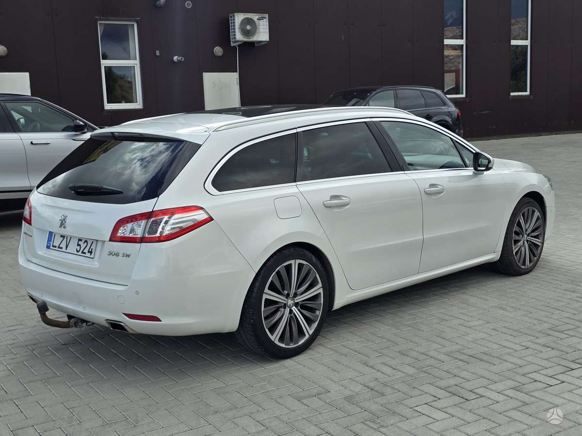 Peugeot 508 2012 — interior