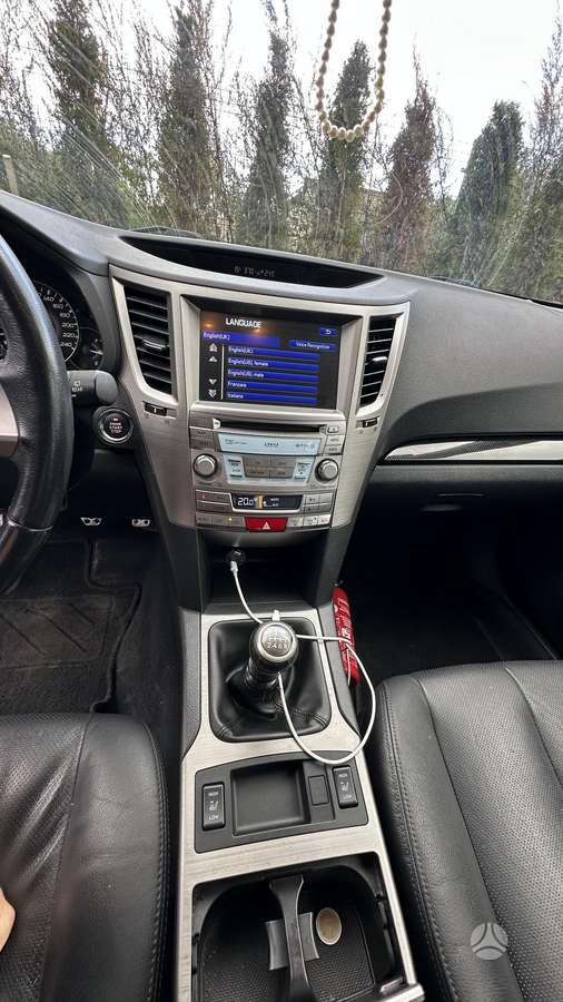 Subaru Legacy 2011 — photo 10