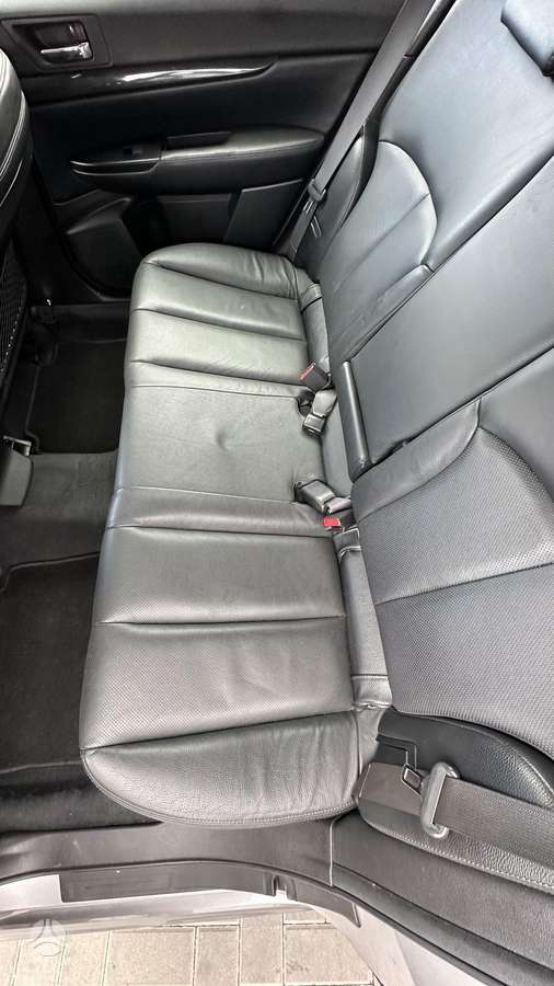 Subaru Legacy 2011 — photo 9