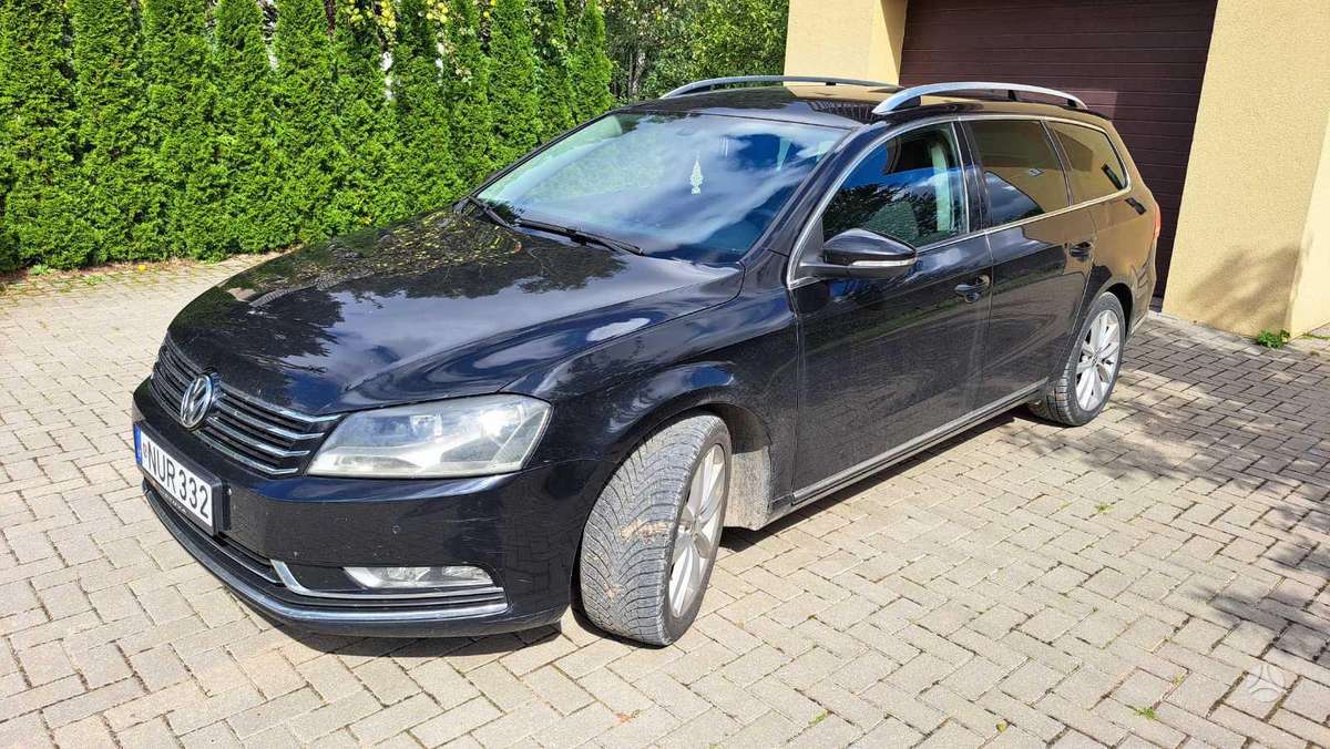 Volkswagen Passat 2012 — interior