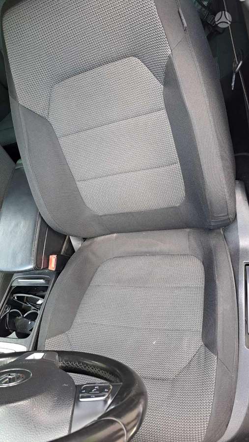 Volkswagen Passat 2012 — photo 8