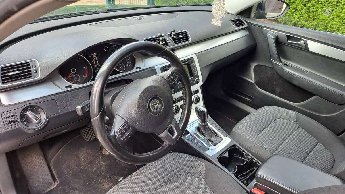 Volkswagen Passat 2012 — photo 9