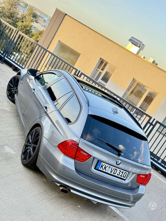 BMW 320 2010 — photo 10