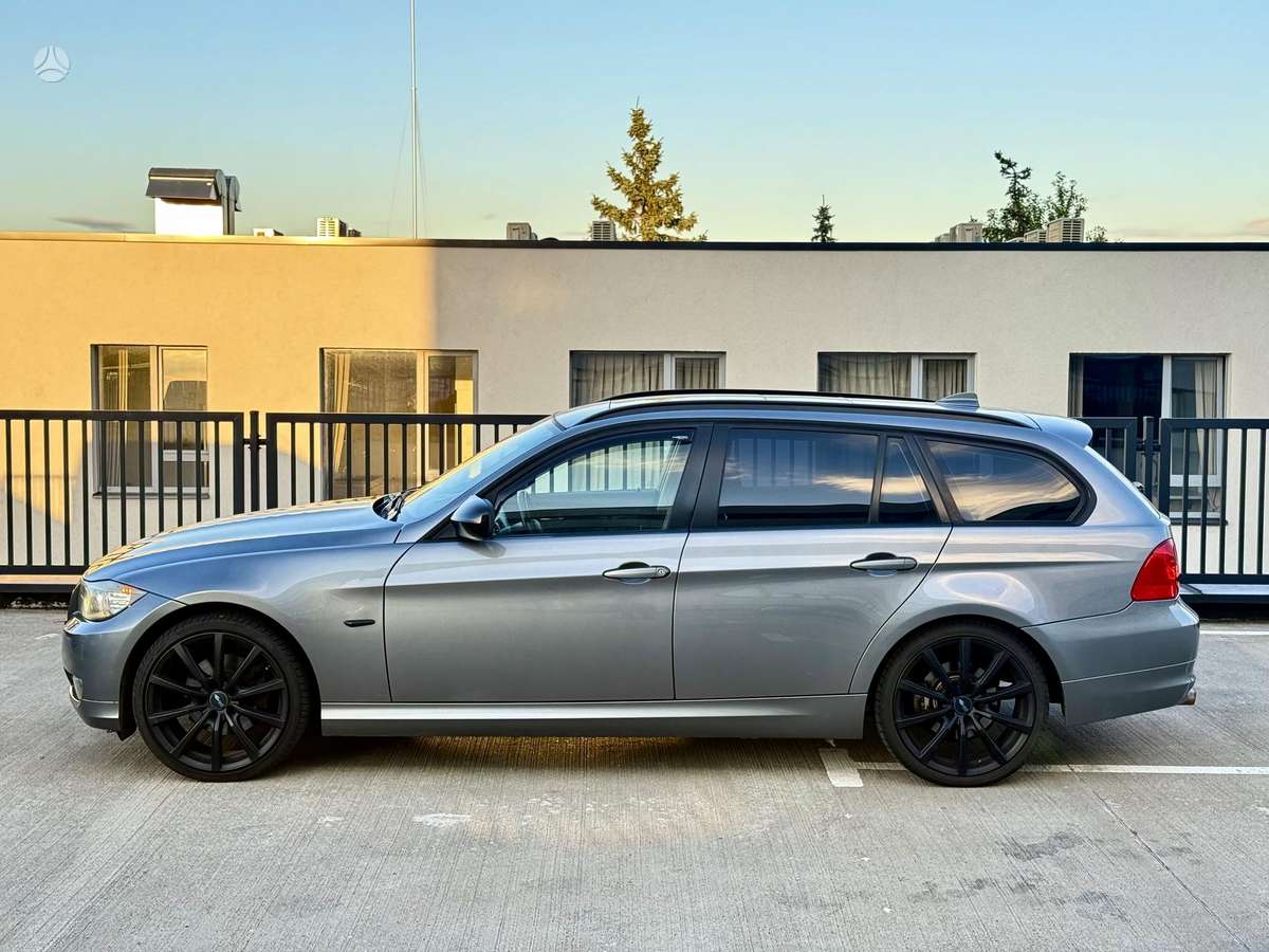 BMW 320 2010 — engine 1995 cm³, 143 HP (105kW)