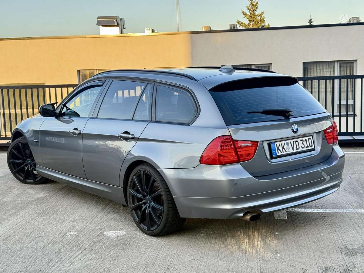 BMW 320 2010 — photo 5
