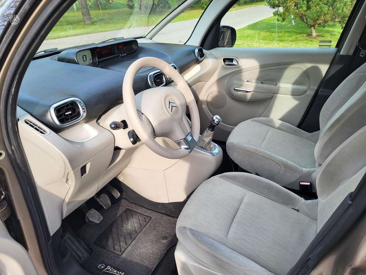 Citroen C3 2010 — photo 11