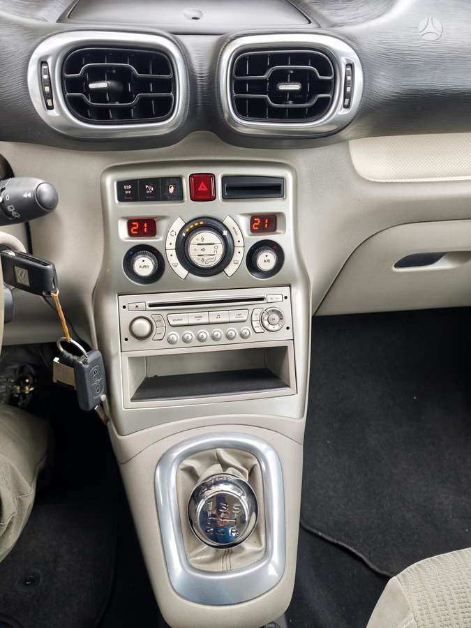 Citroen C3 2010 — photo 16
