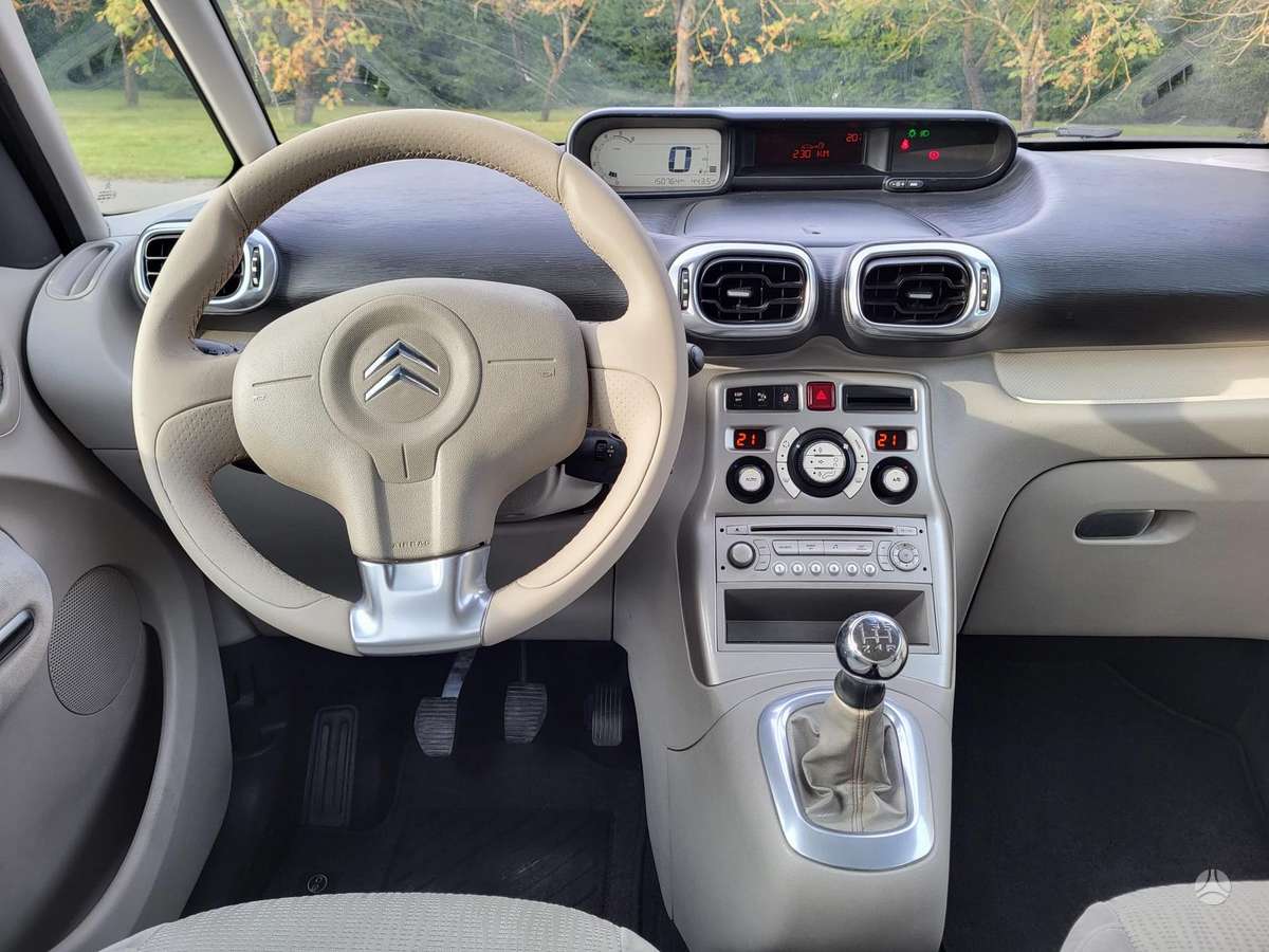 Citroen C3 2010 — photo 9