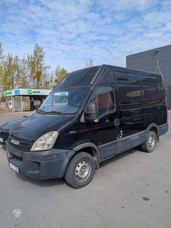 Iveco Daily 2008 — rear view