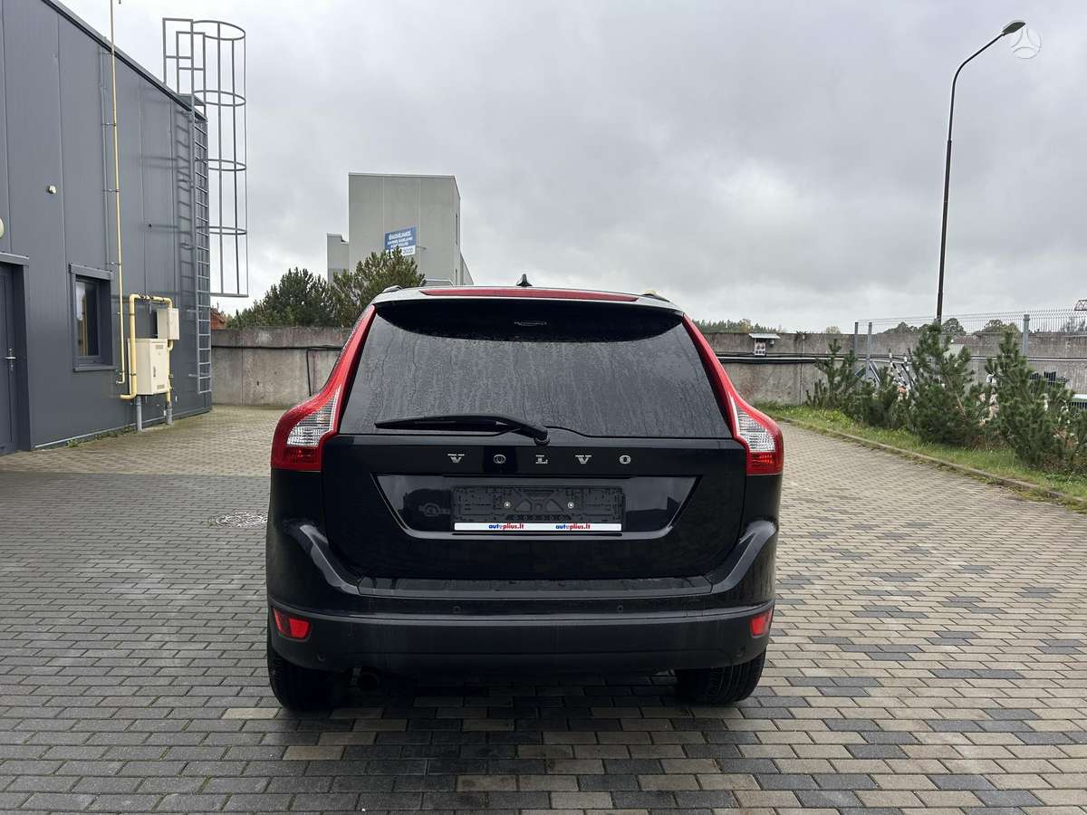Volvo XC60 2011 — двигун 1984 cm³, 163 HP (120kW)