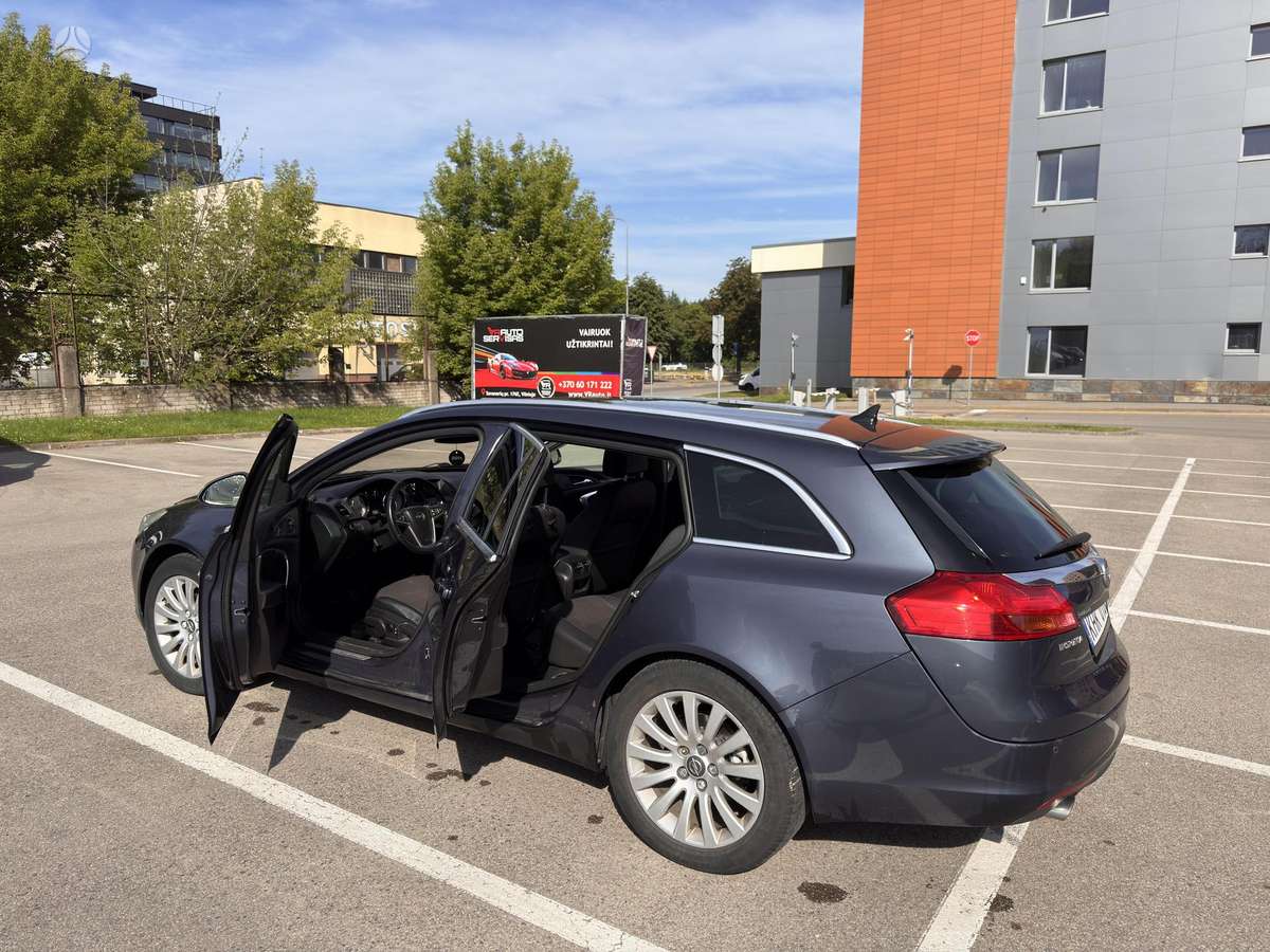 Opel Insignia 2009 — двигун 1956 cm³, 131 HP (96kW)