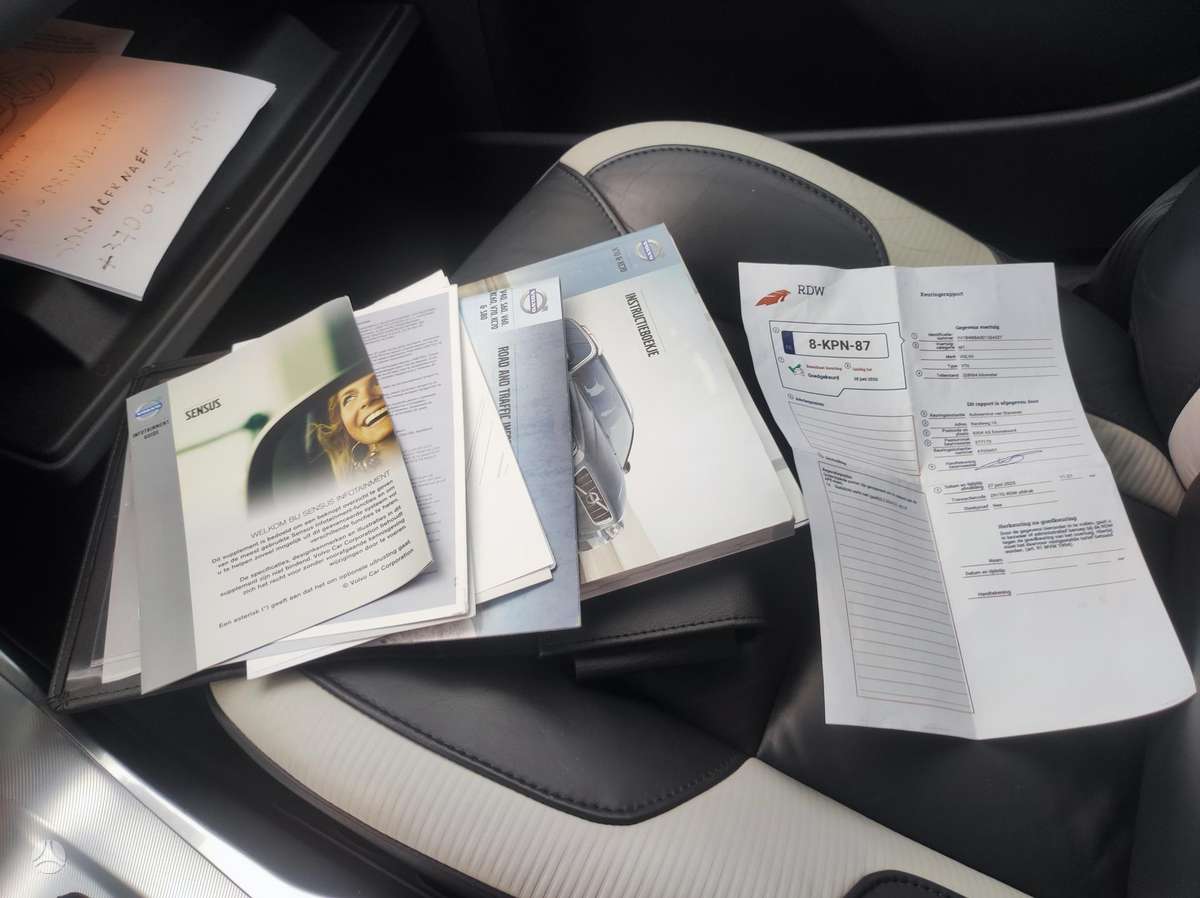 Volvo V70 2013 — photo 11