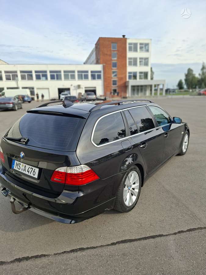 BMW 520 2007 — interior