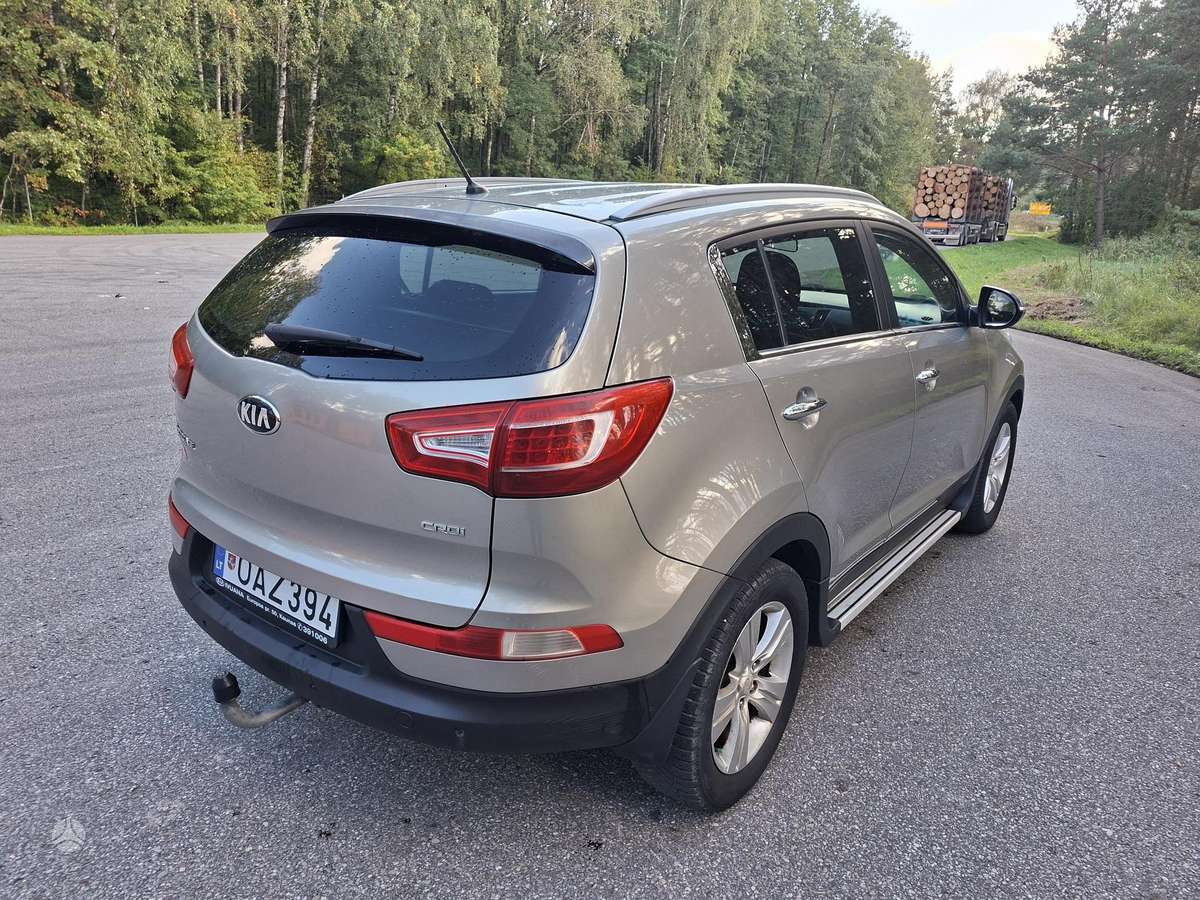 Kia Sportage 2012 — engine 1700 cm³, 116 HP (85kW)