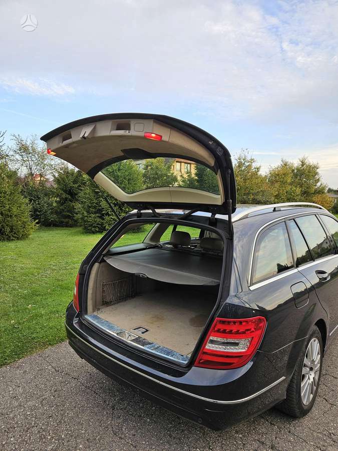 Mercedes-Benz C220 2013 — photo 13