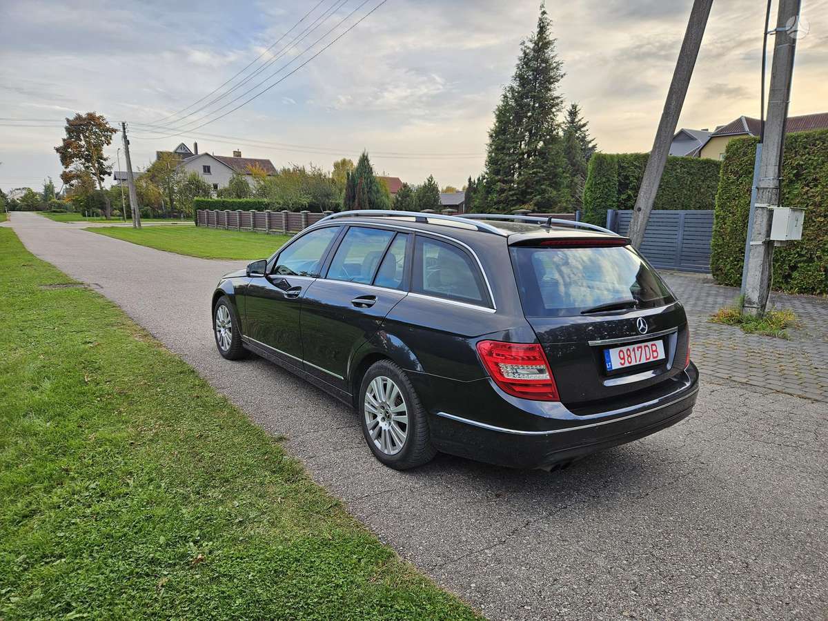 Mercedes-Benz C220 2013 — photo 8