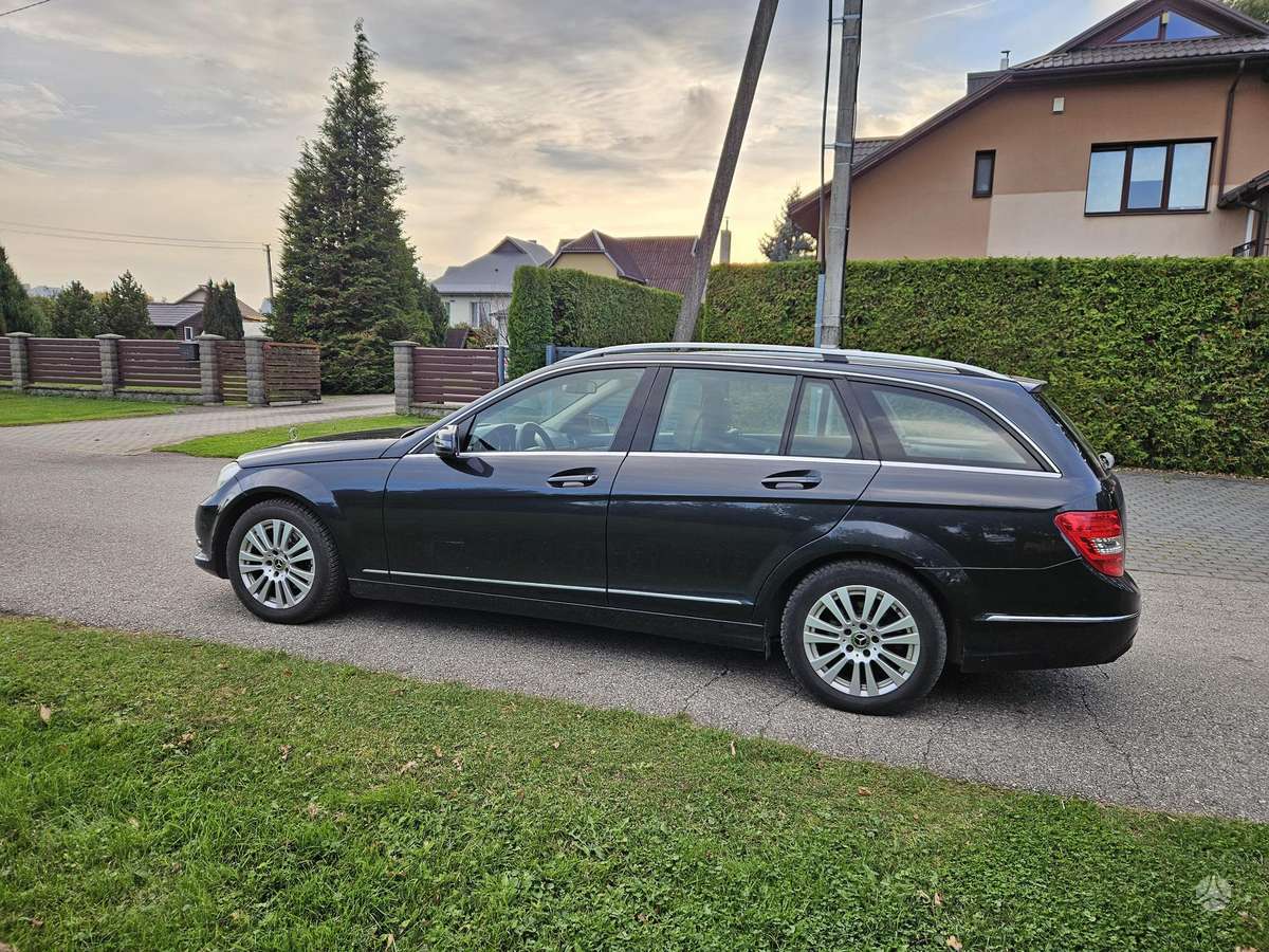 Mercedes-Benz C220 2013 — photo 9