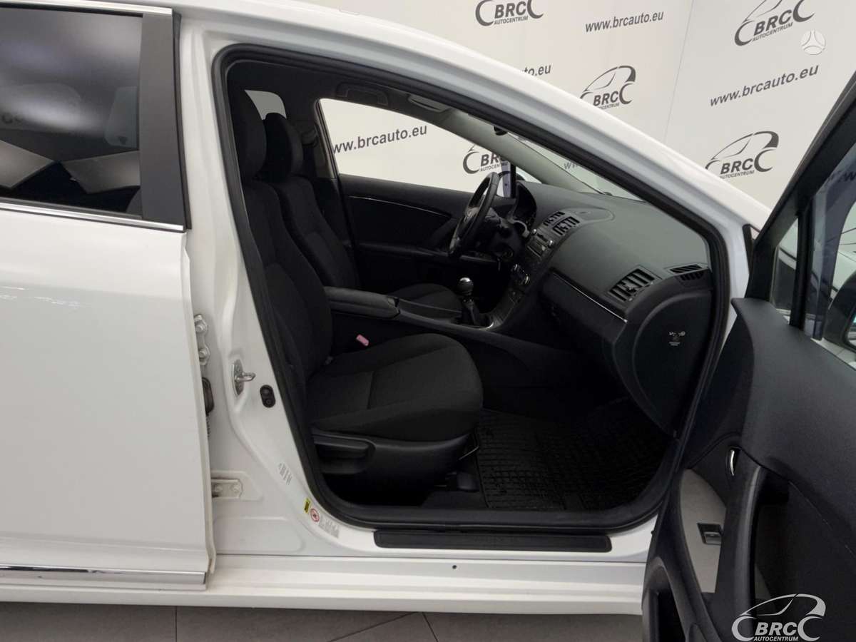 Toyota Avensis 2010 — photo 5