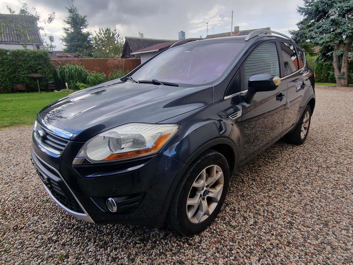 Ford Kuga 2009 — rear view