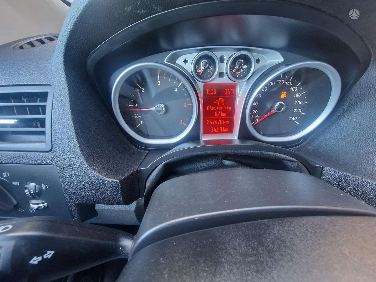 Ford Kuga 2009 — photo 8